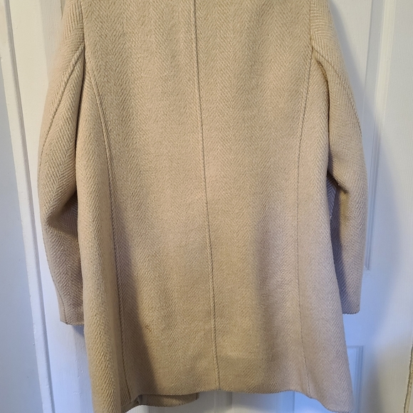 Women's Coat - Picture 4 of 5